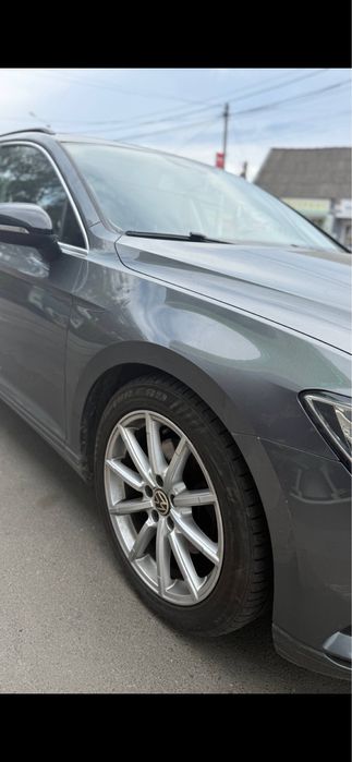 Volkswagen Passat B8 2.0 TDI • 2015 год  жирная комплектация!торг в лс