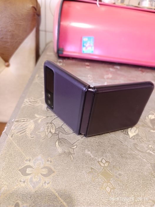 Смартфон Motorola RAZR 40 8/256GB