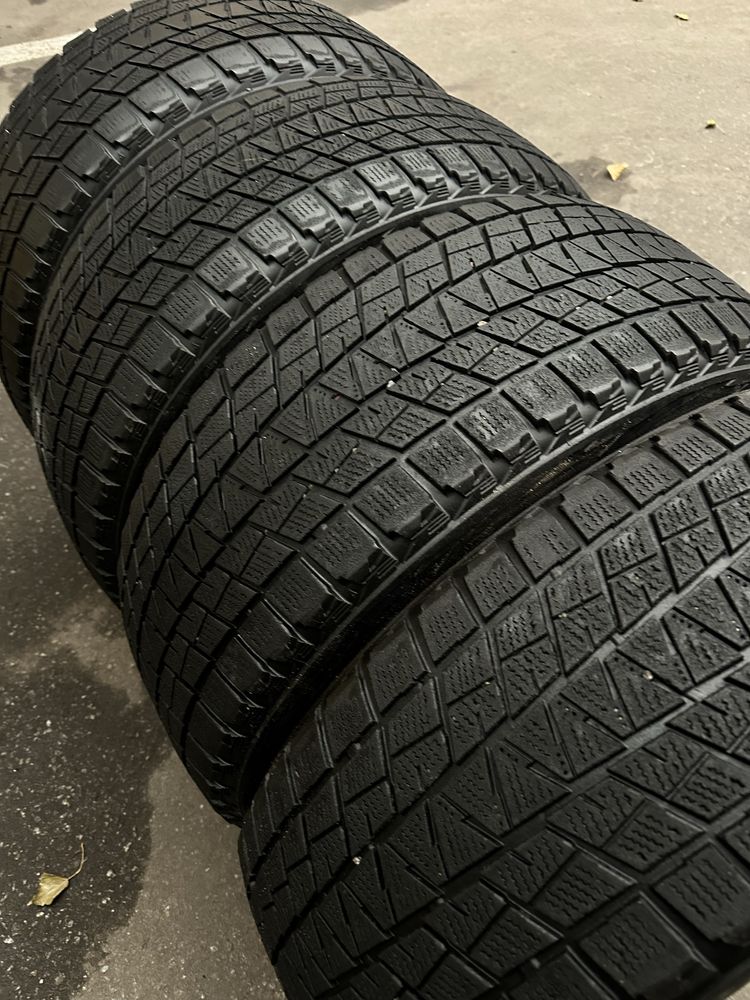 Шини 255 55 18 109R Bridgestone Blizzak DM-V1 комплект