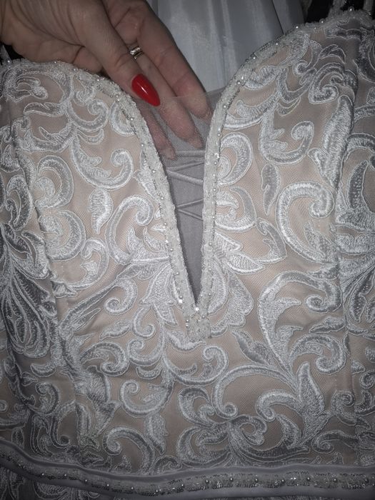 Suknia ślubna  44-46