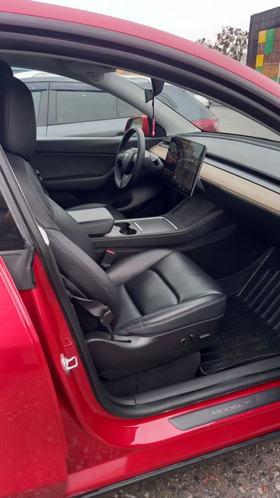 Tesla Model Y 2021, Dual motor, 82kW