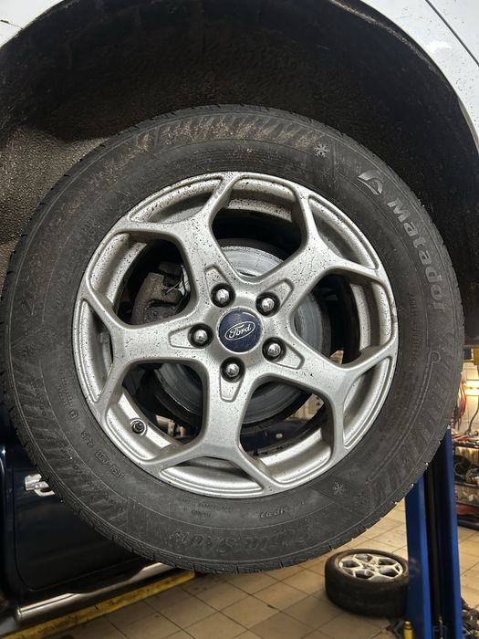 Колеса Ford Focus r16+ зимова гума