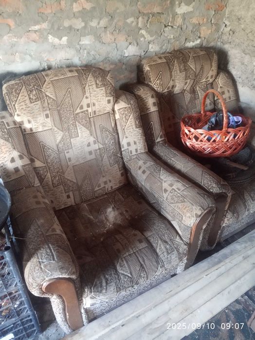 Крісла мебель.продам