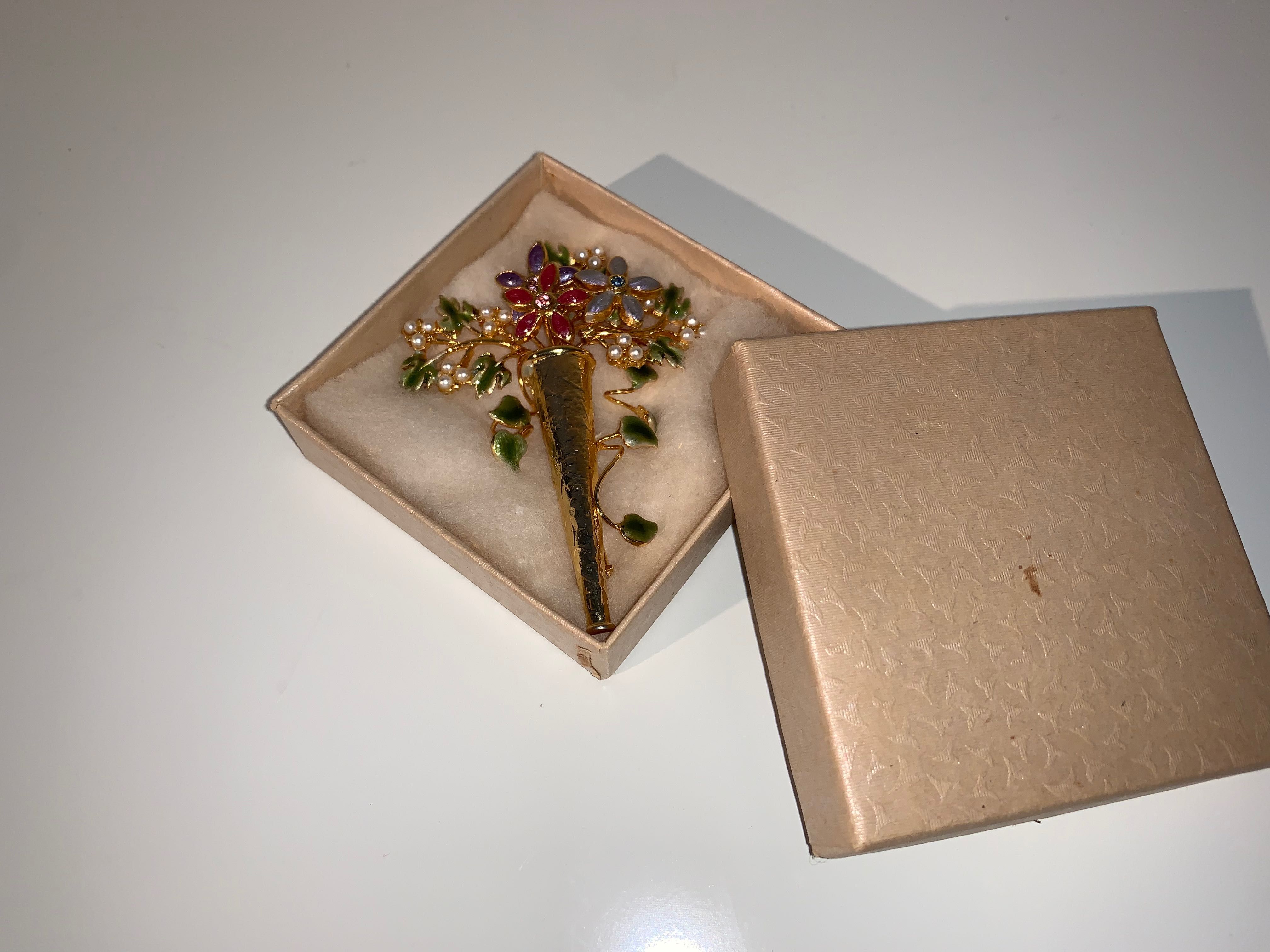 Broszka z kwiatami - bukiet kolor złota