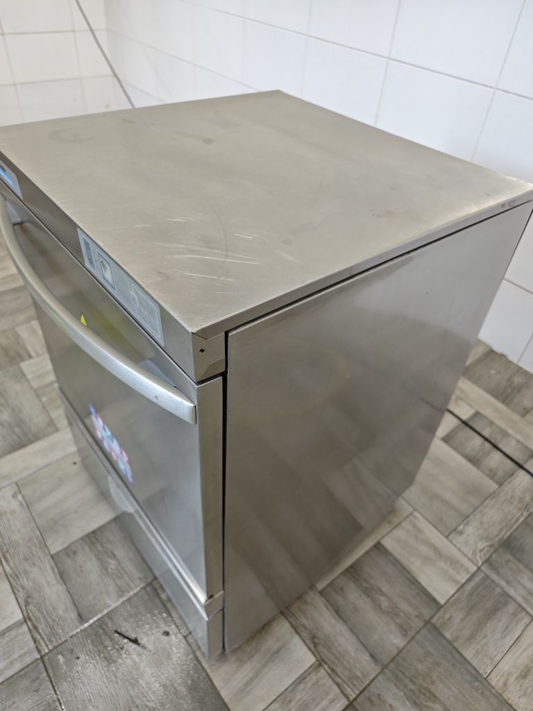 Посудомийна машина професійна Winterhalter GS 302