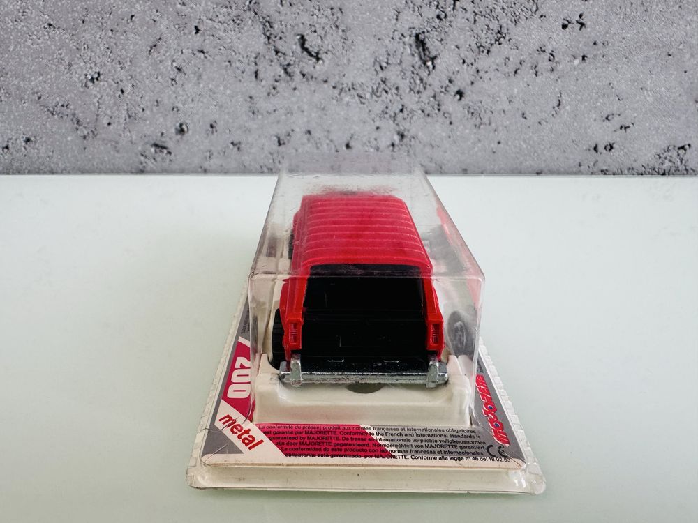 Majorette - Jeep Cherokee Wagoneer - skala jak Matchbox