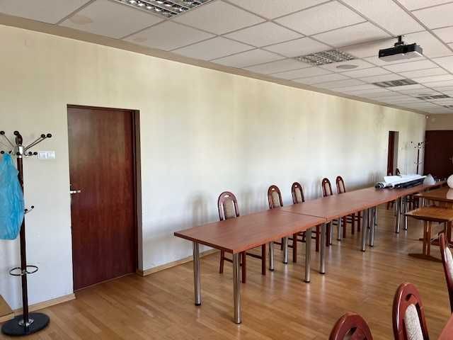 Nowa Huta ul. Mrozowa, ul. Ujastek 1, lokal - biuro 75 m2.