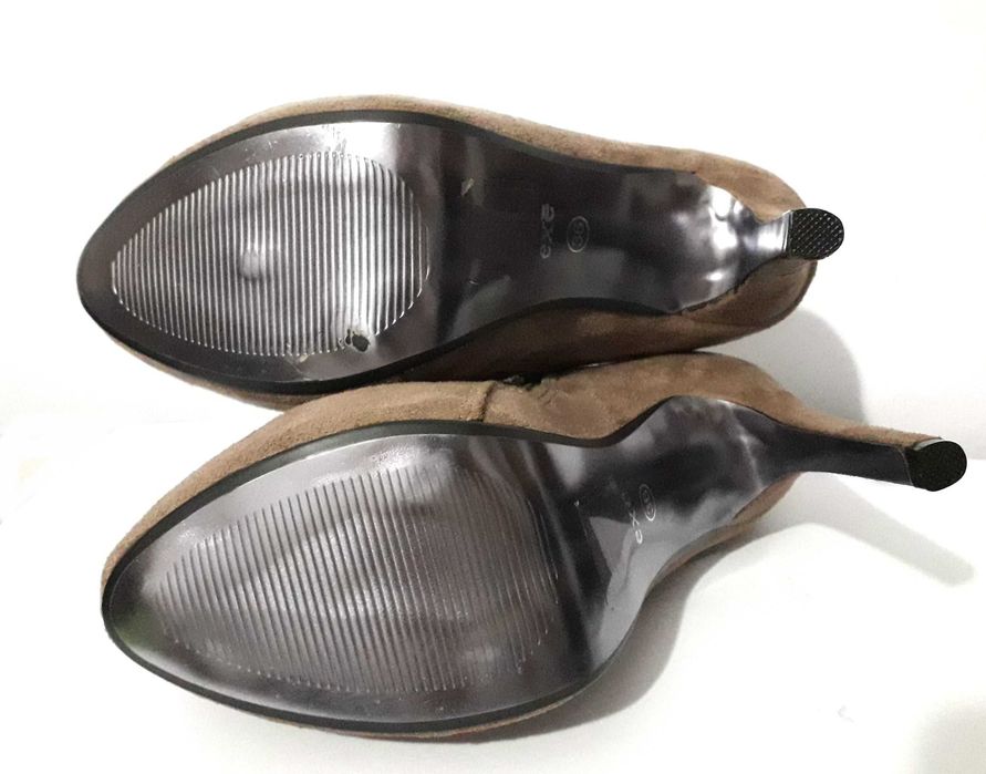 Botins de salto alto compensados da Exé Nº 36