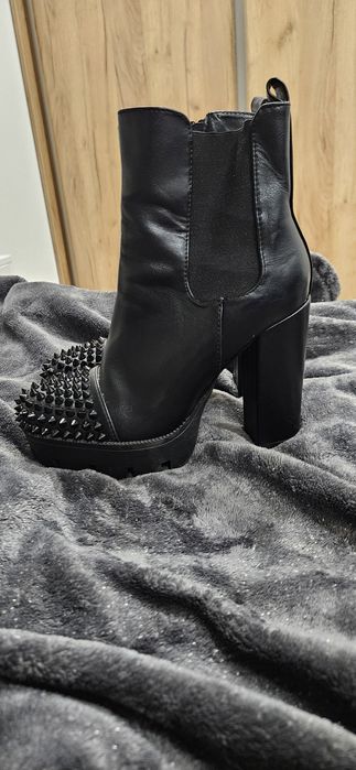 Seksowne buty na platformie ćwieki