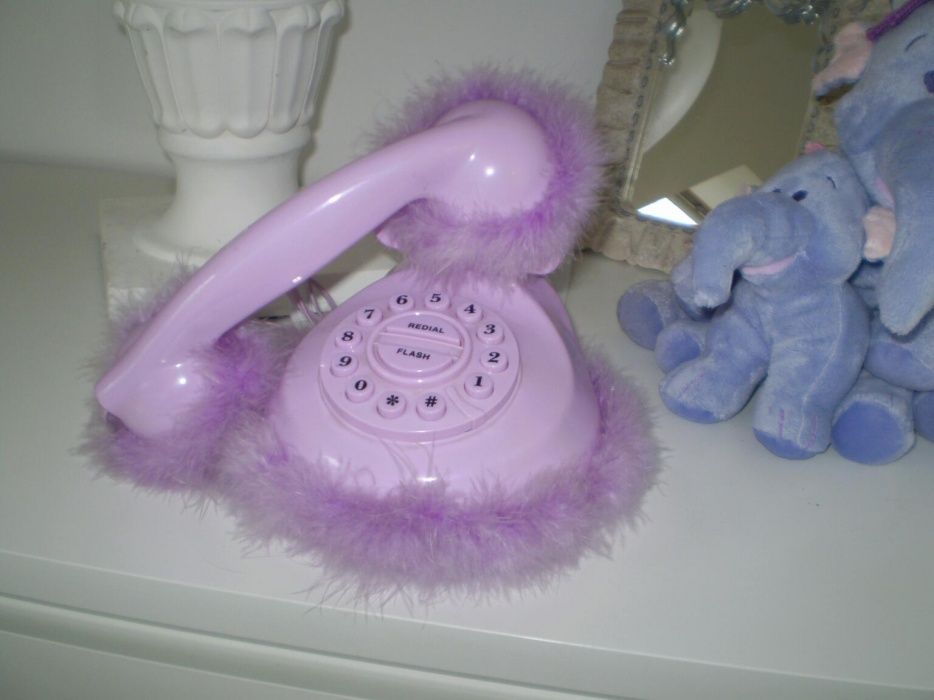 Telefon stacjonarny z futerkiem