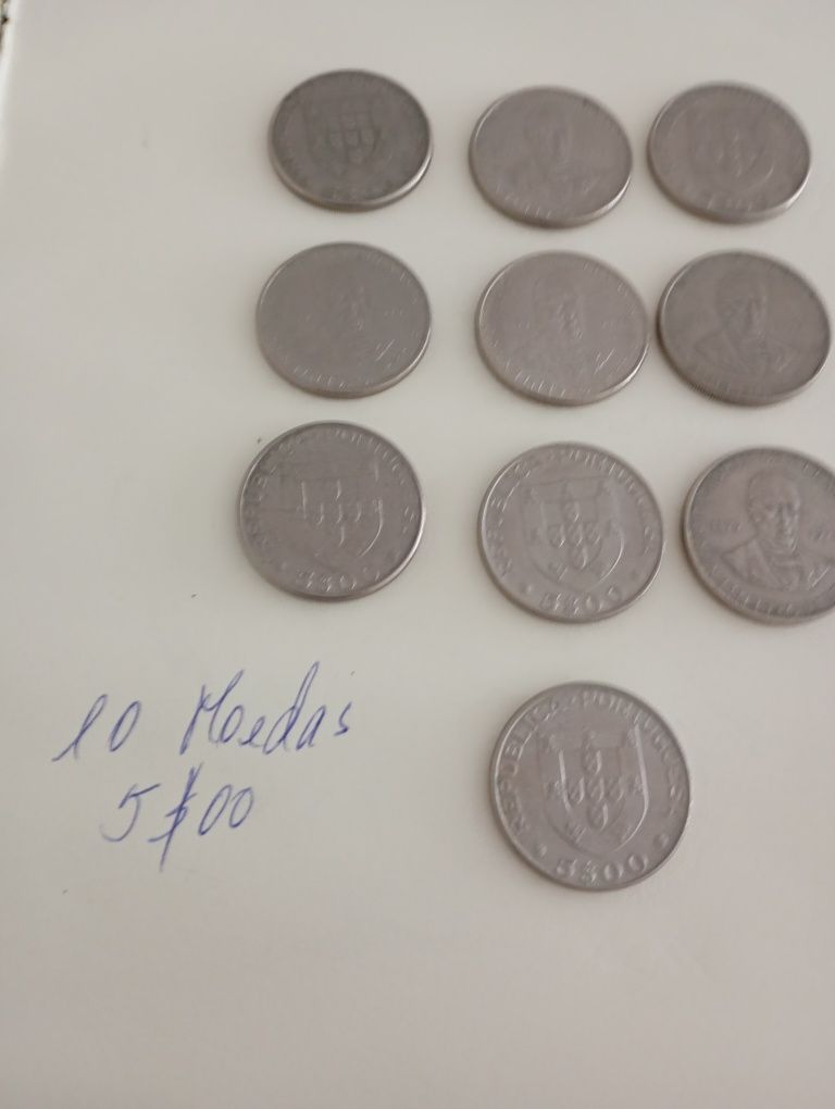Moedas de 25 escudos e 5 escudos