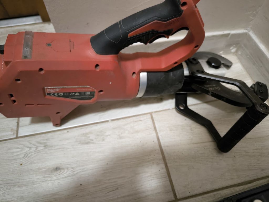 Nożyce/obcinak do kabli Milwaukee M18 HCC75