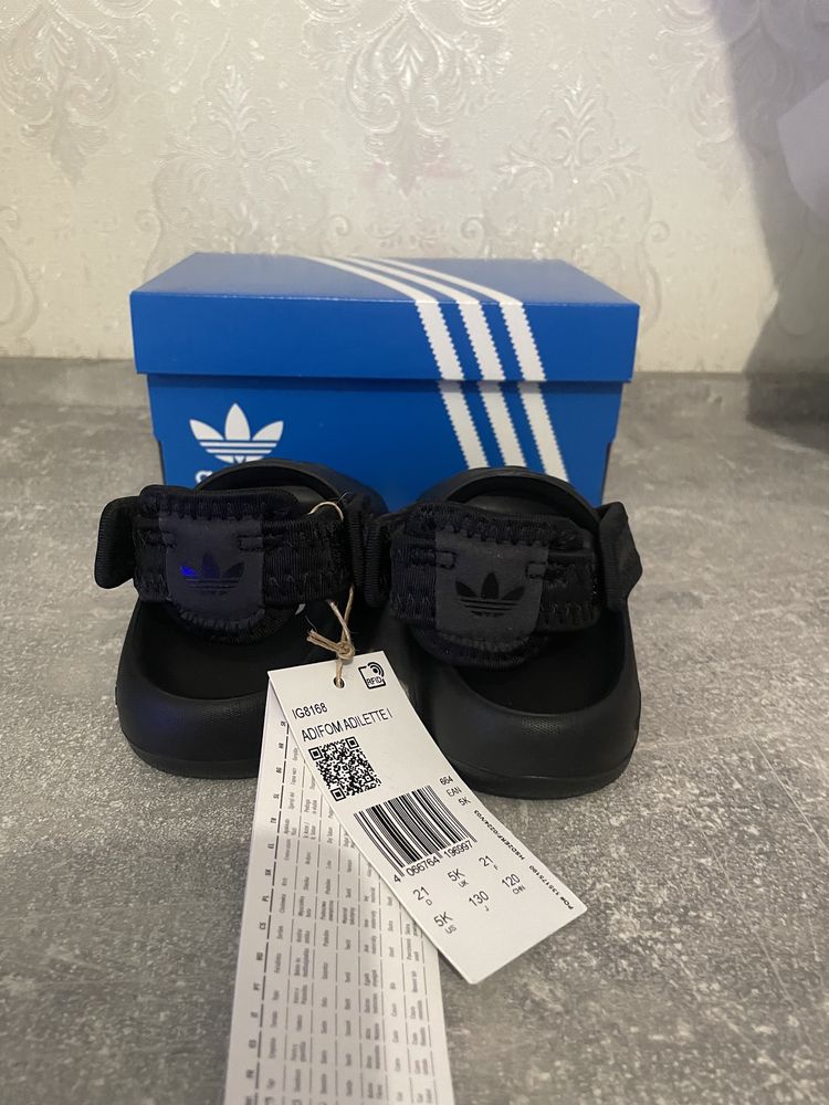 Дитячі босоніжки  Adidas