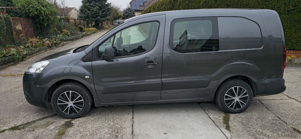 Peugeot Partner long max 1.6  hdi salon polska
