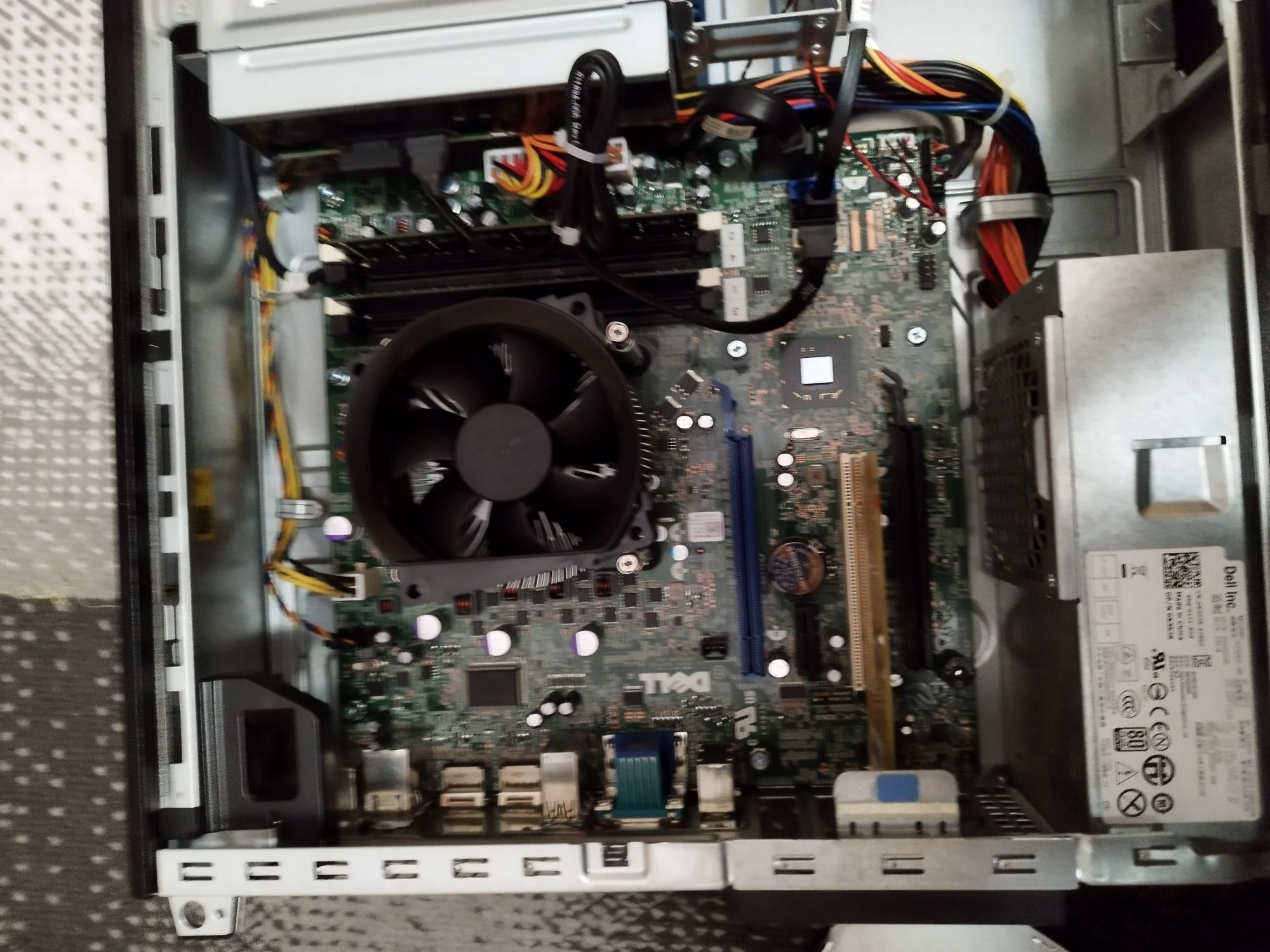 Komputer Intel I5-2400 8GB DDR3 Napęd Karta Graficzna