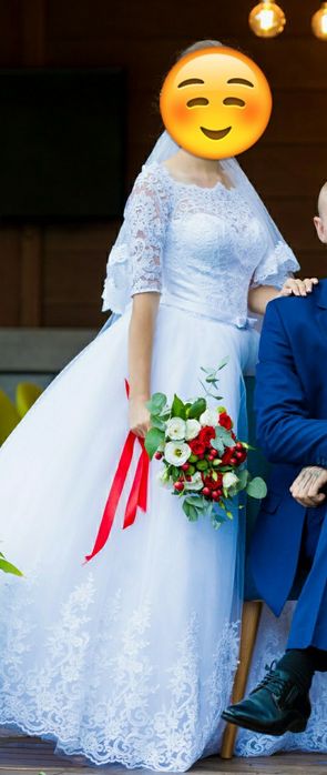 Свадебное платье очень красивое