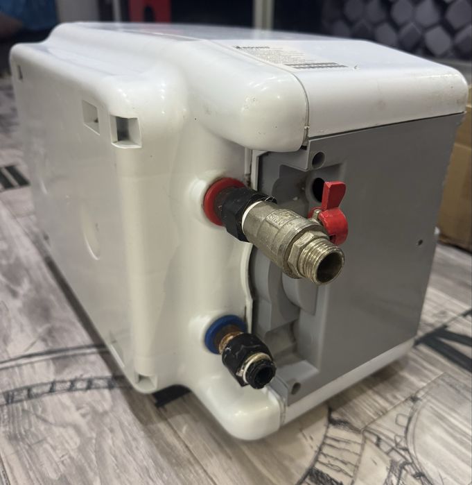 Водонагреватель/бойлер 10л Round