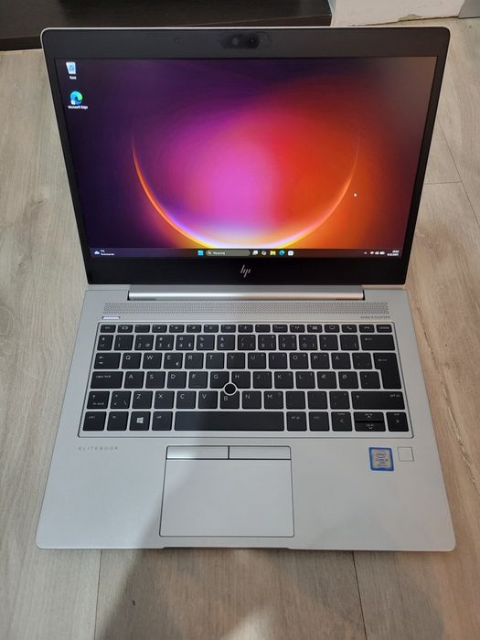 Laptop HP elitebook 830 G6 i5-8365u 32gb RAM 250GB NVME