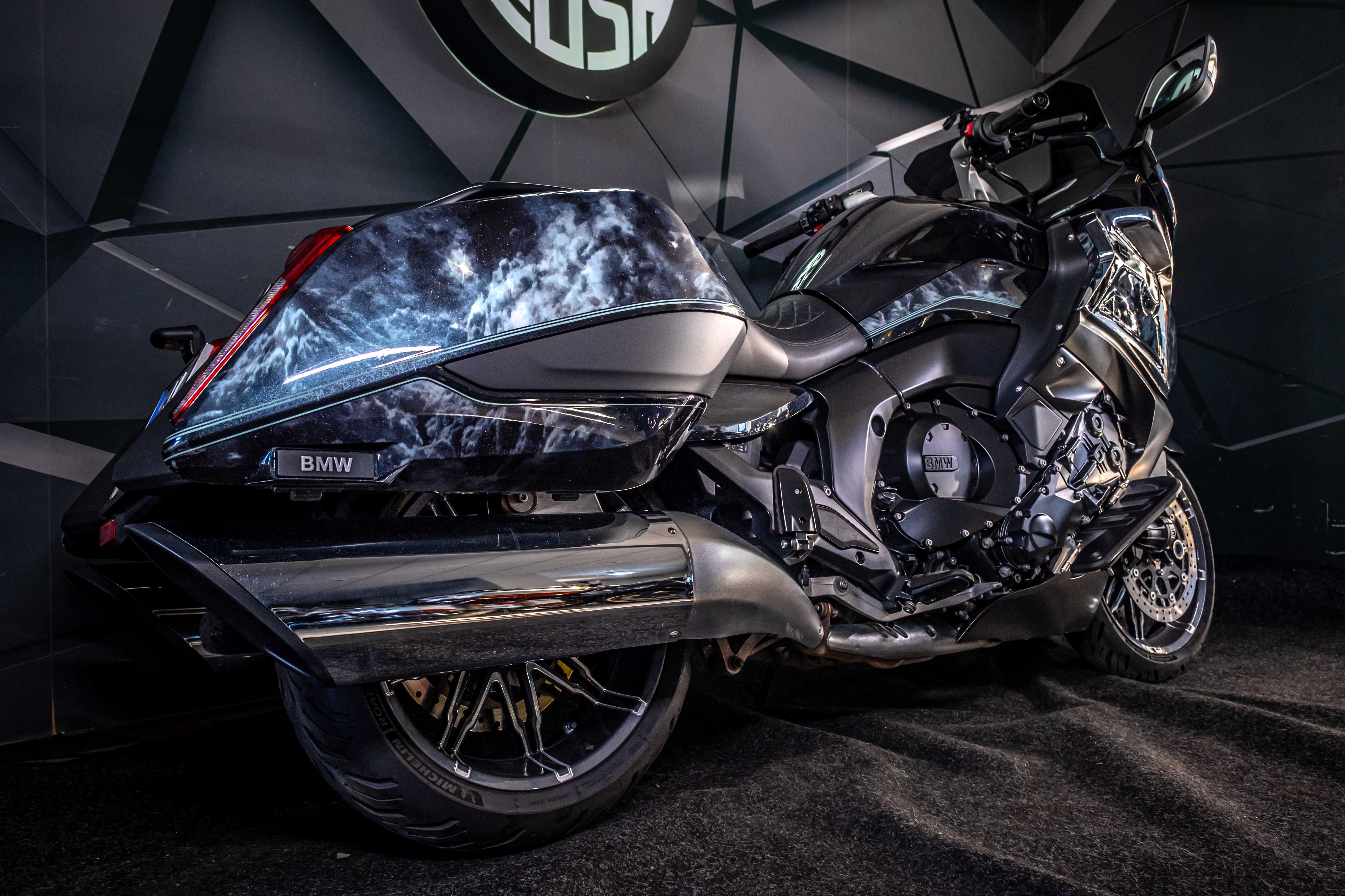 BMW K1600 Midnight