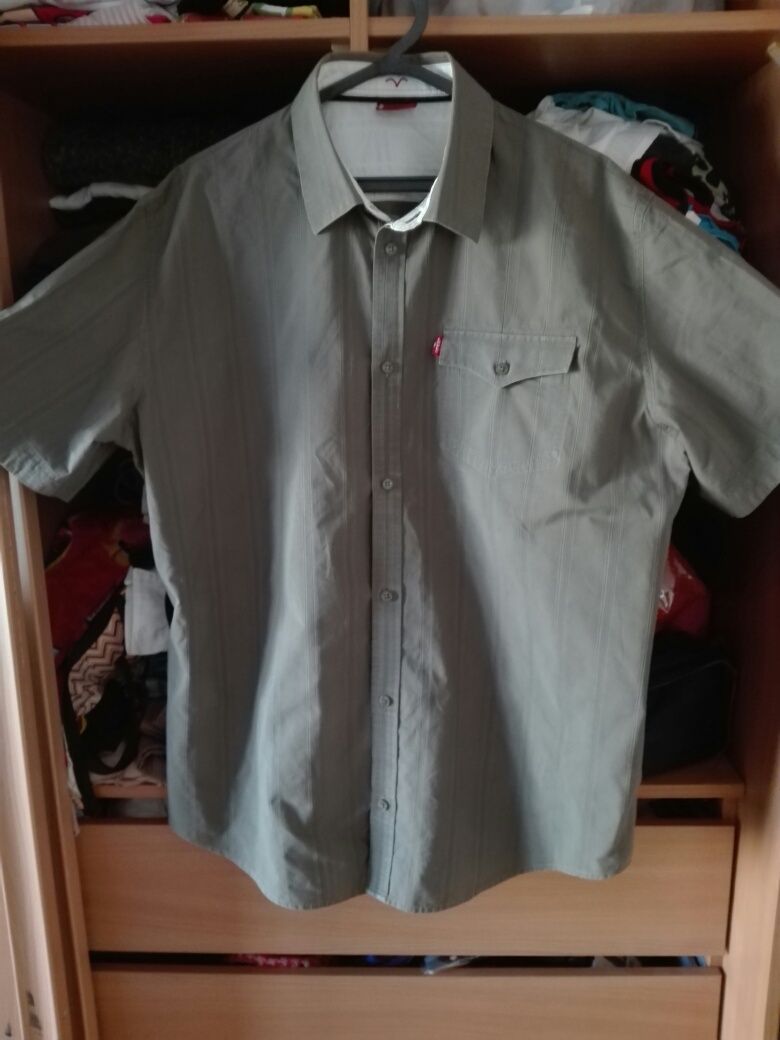 Camisa Levi's Côr Verde seco