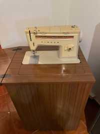 Máquina de costura antiga -  Singer