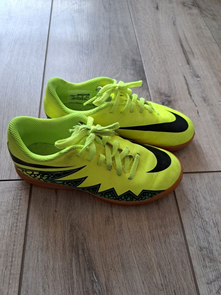 Buty Nike halowe Hypervenom roz. 3 piłka nożna3 20.5 cm