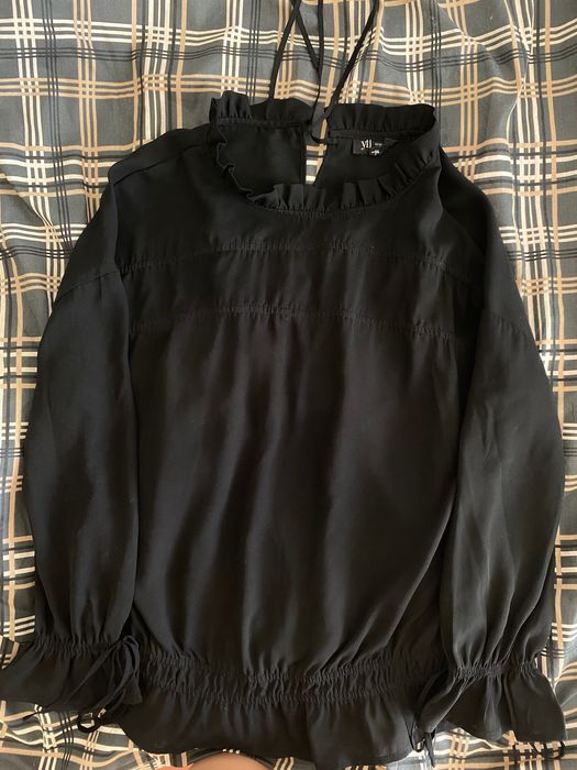 Жіноча блузка чорна