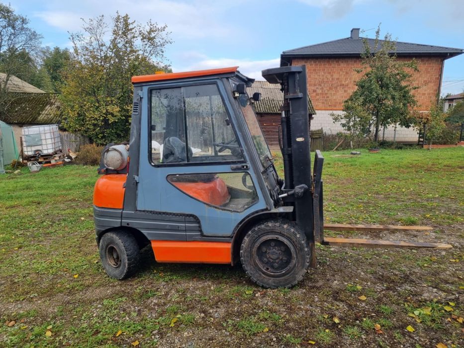 wozek widłplowy toyota 6fdf30 gazowy