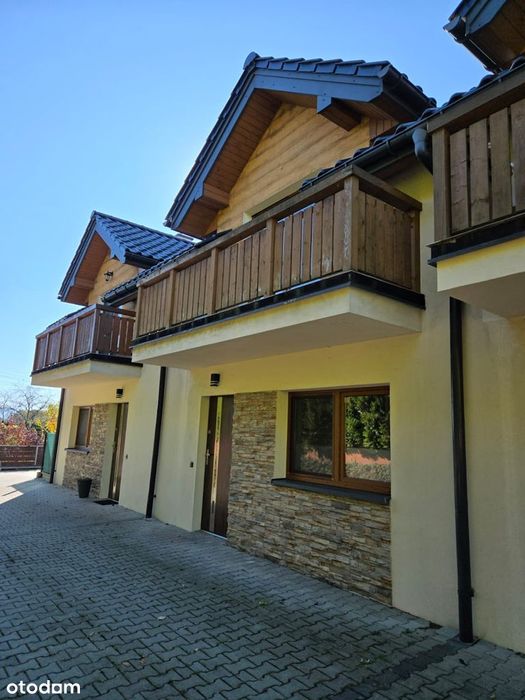 Gotowy Do Zamieszkania Dom W Zabudowie Szerogowej Z Widokiem Na Góry