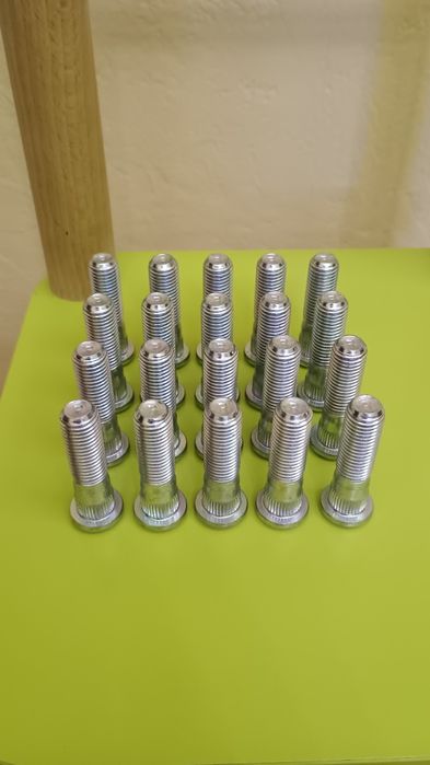Комплект 20шт шпилек Hyundai/Kia-5175207000, Ford focus-2 и др.