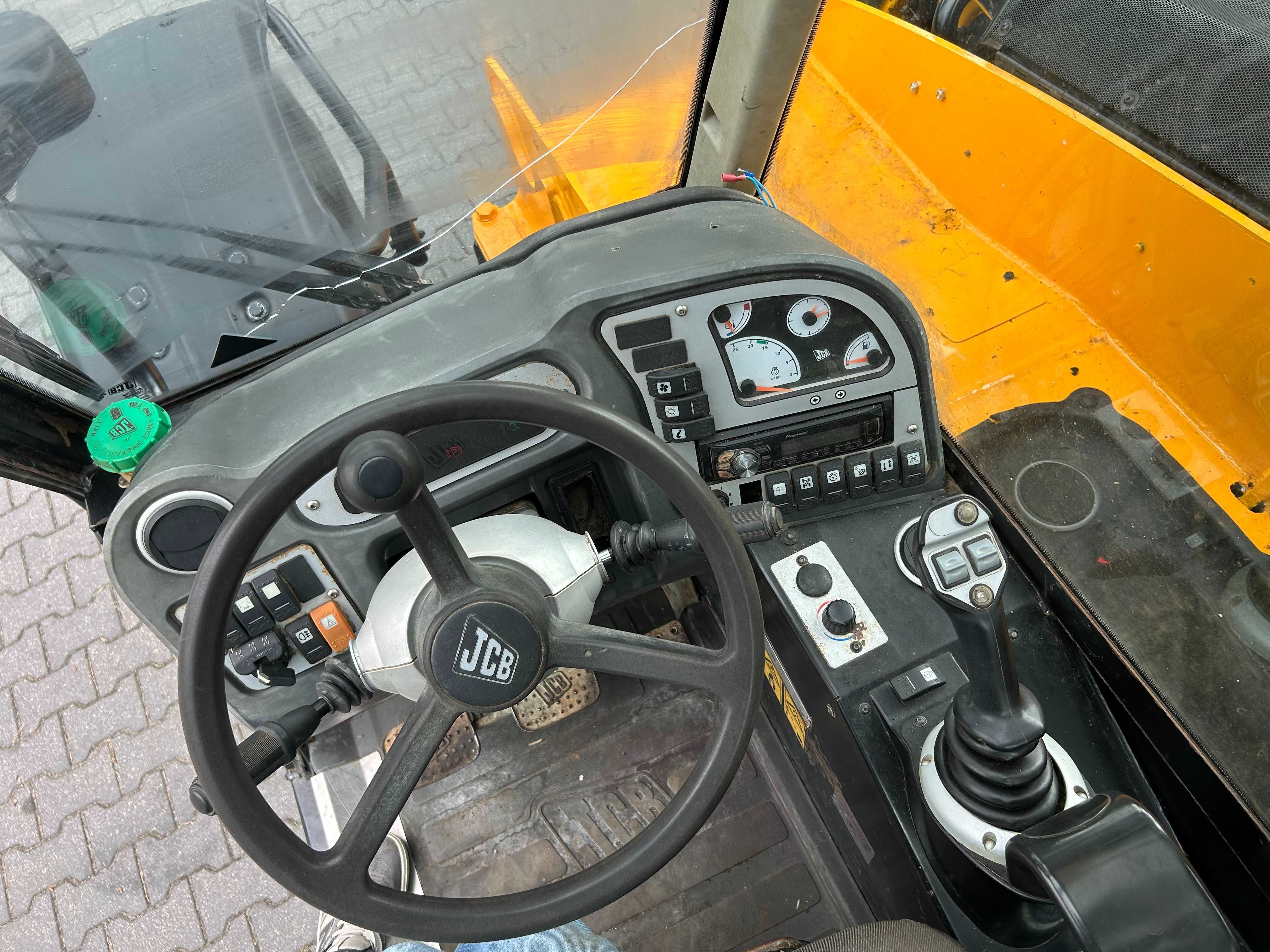 JCB 526-56 Agrii 531-70 Manitou 634 MLT Merlo P32.6