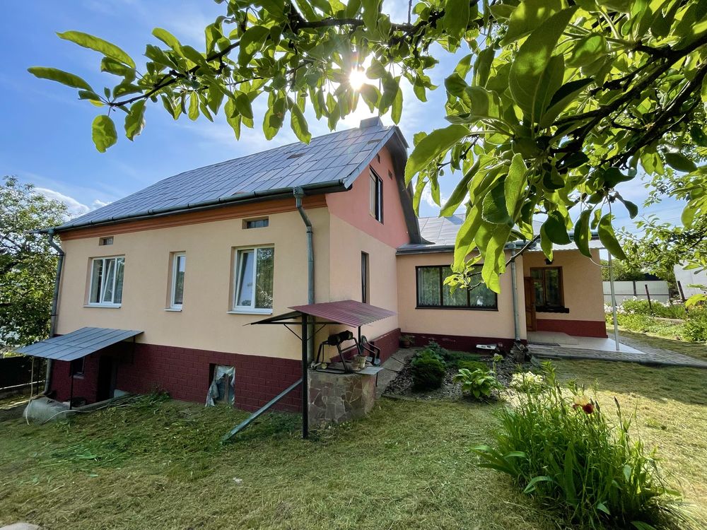 Продаж будинку 245 м.кв., 18 сотих