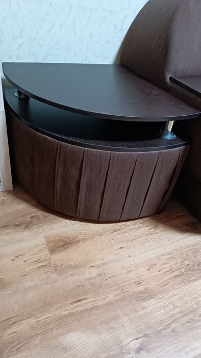 Журнальний столик