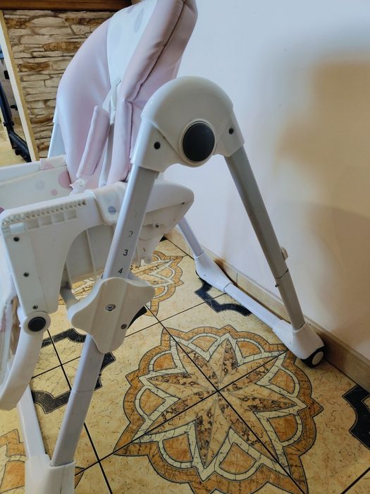 Kinderkraft Yummy, krzesełko do karmienia dzieci z tacą na żywność.