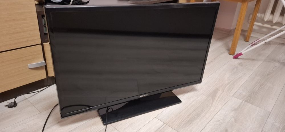 Tv samsung 32" z zewnętrznym dekoderem dvbt