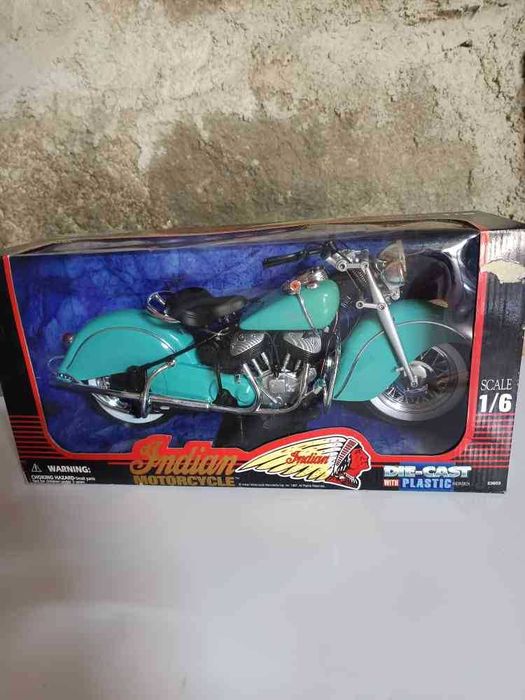 Miniatura INDIAN motorcycle escala 1/6