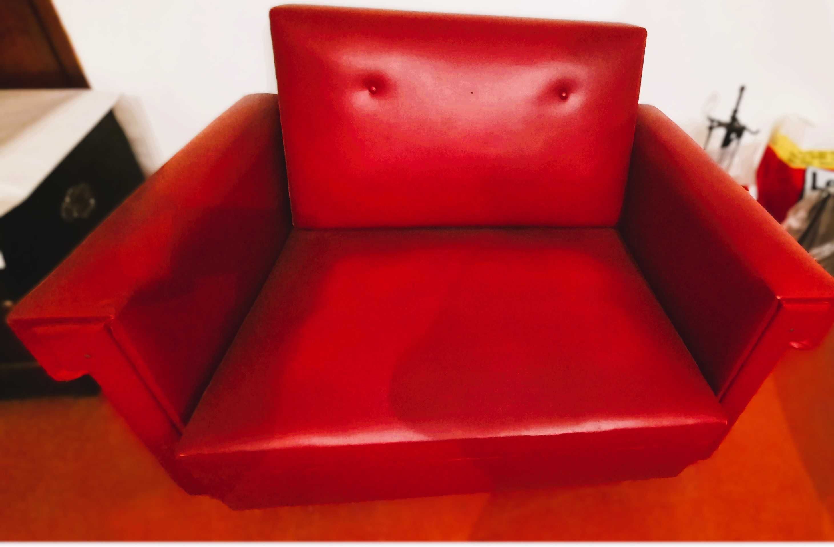 Sofa vermelho de 2 pessoas