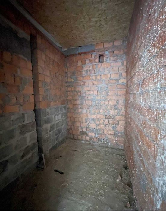 Квартира з балконом газове опалення передмістя столиці