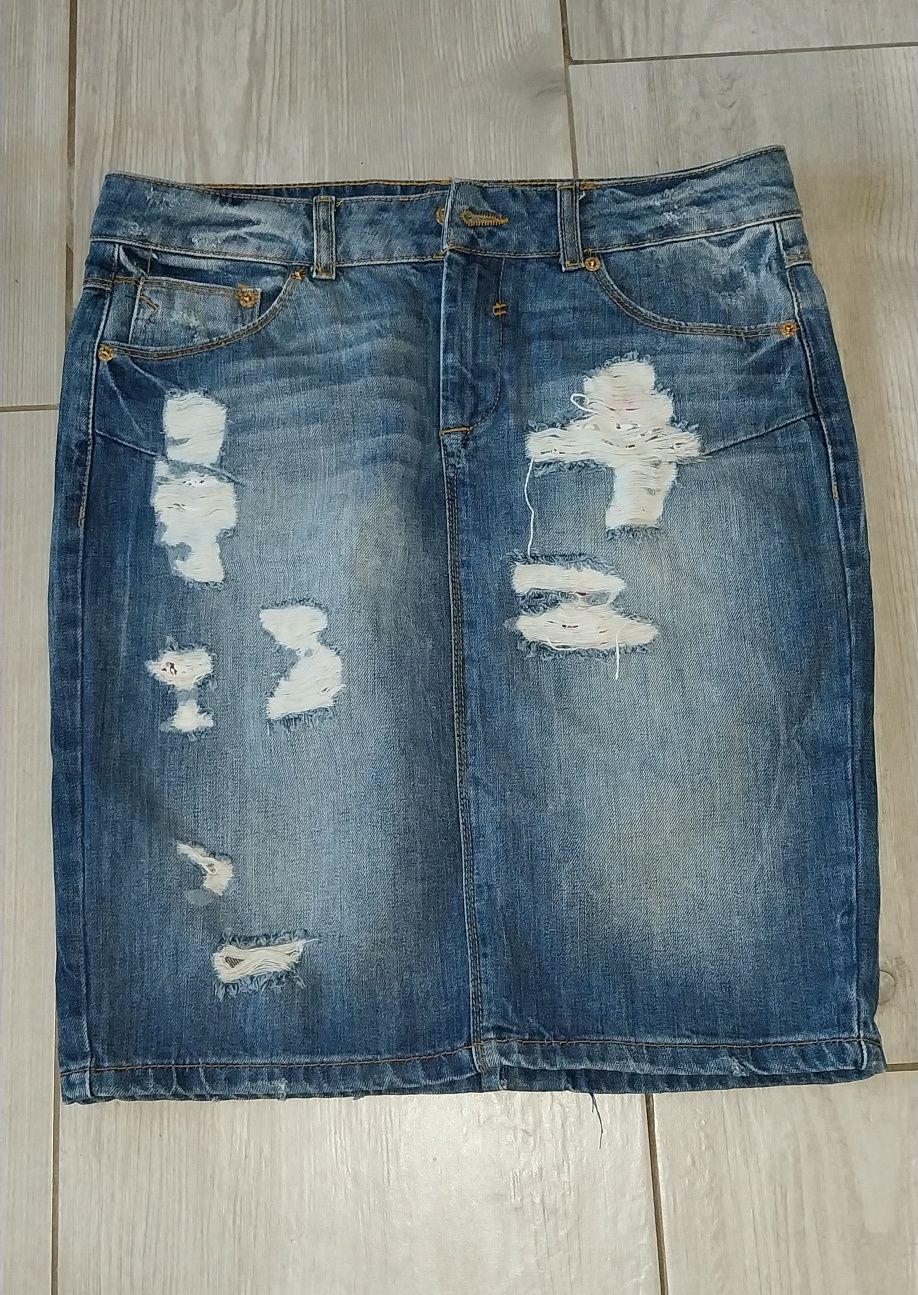 Spódnica damska jeansowa z przetarciami M 38