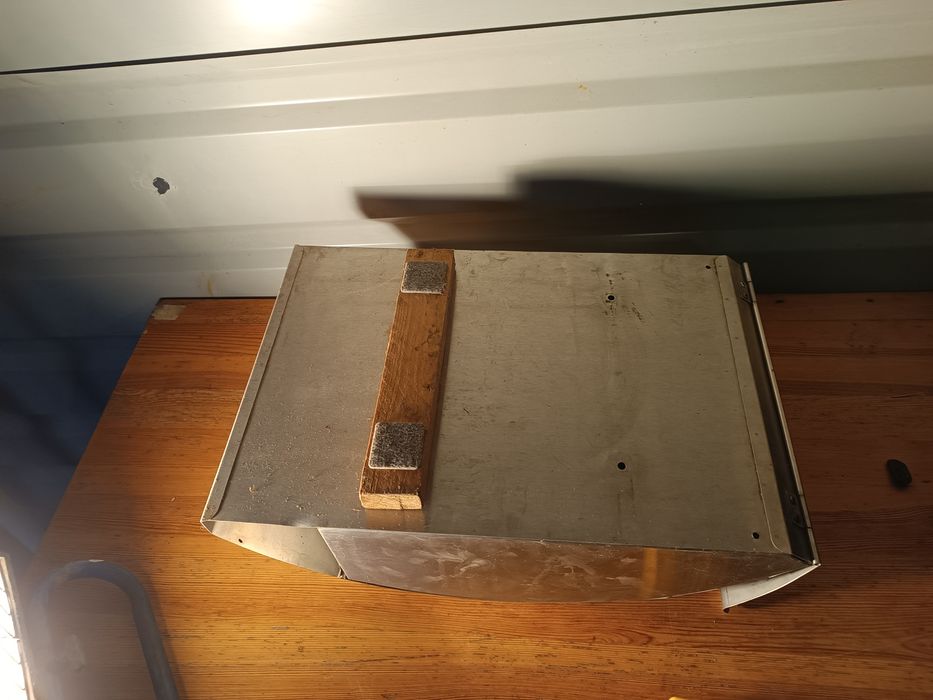 Metalowa skrzynka na listy