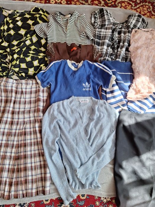 Zestaw ubrań damskich rozmiar M 17 szt i torebka