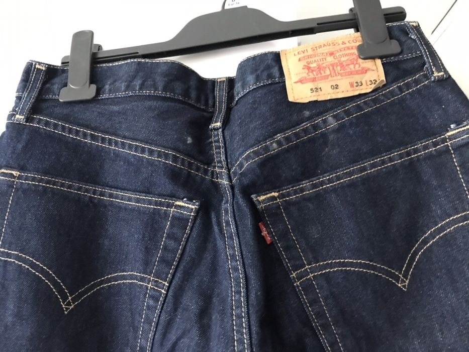 2 pary spodni levis, jedne nowe XL, niski pan