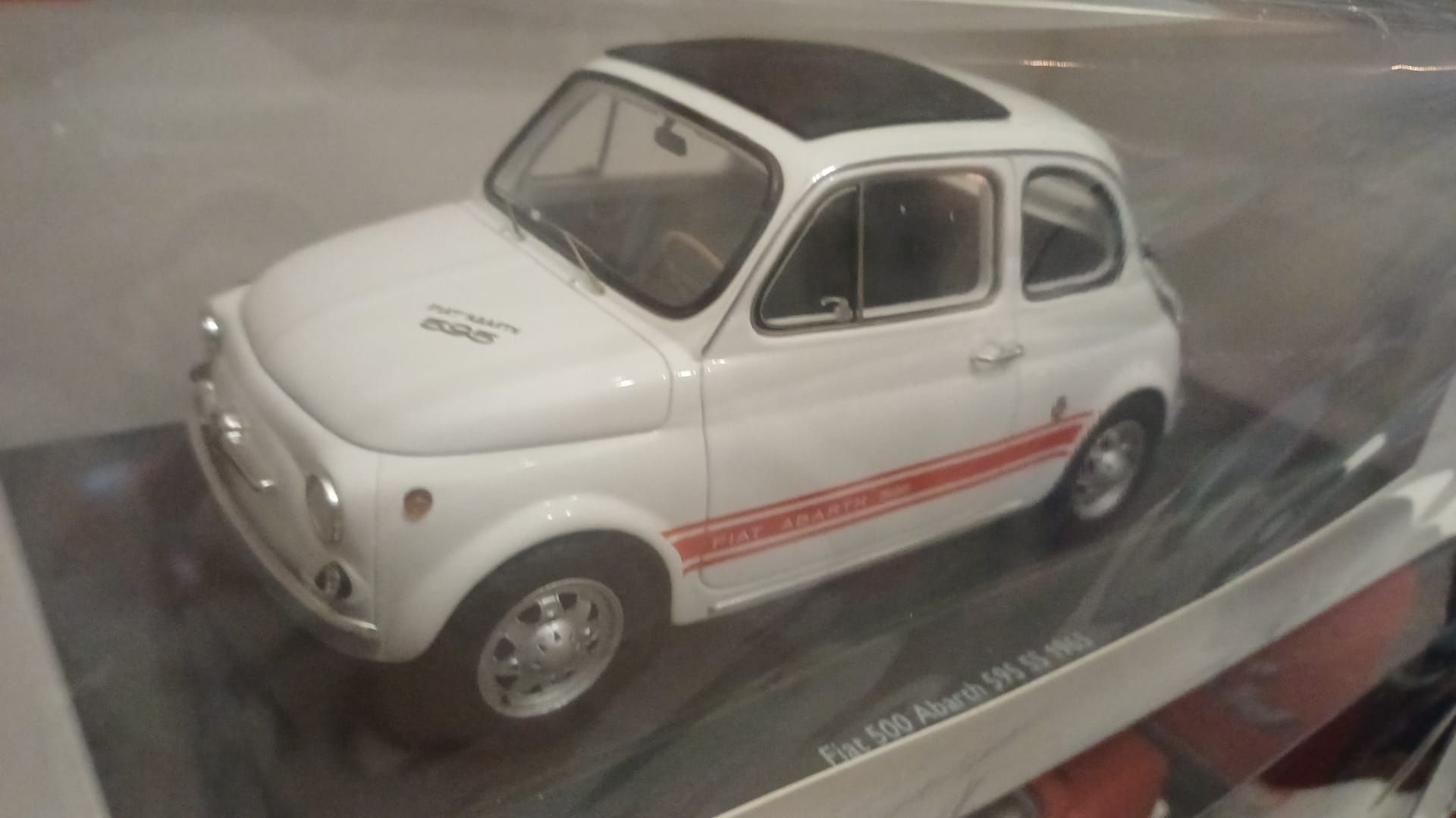Miniatura 1/18 Fiat 500 Abarth
