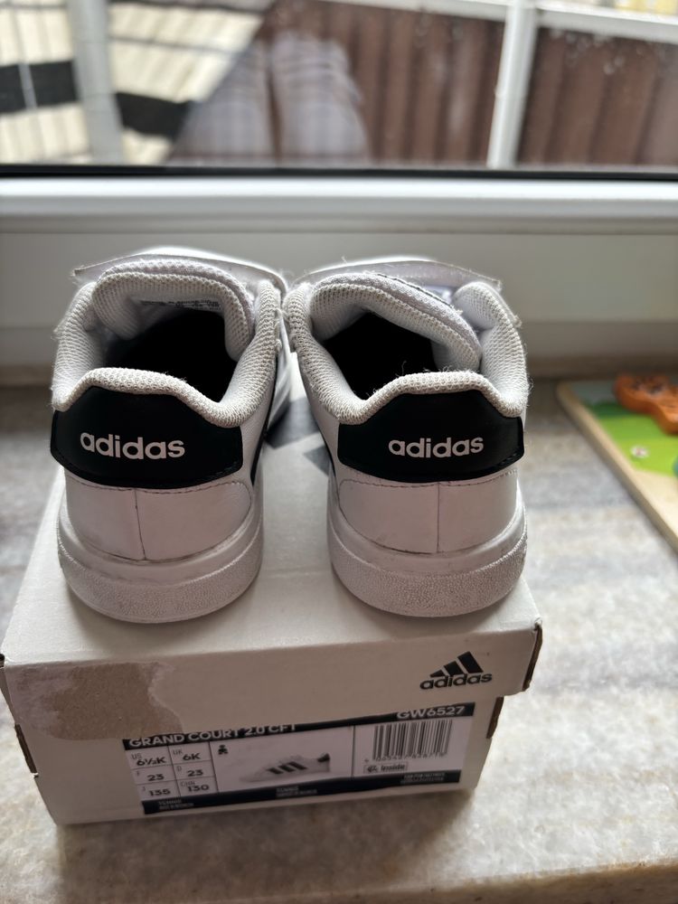 Biale buty adidas na rzepy