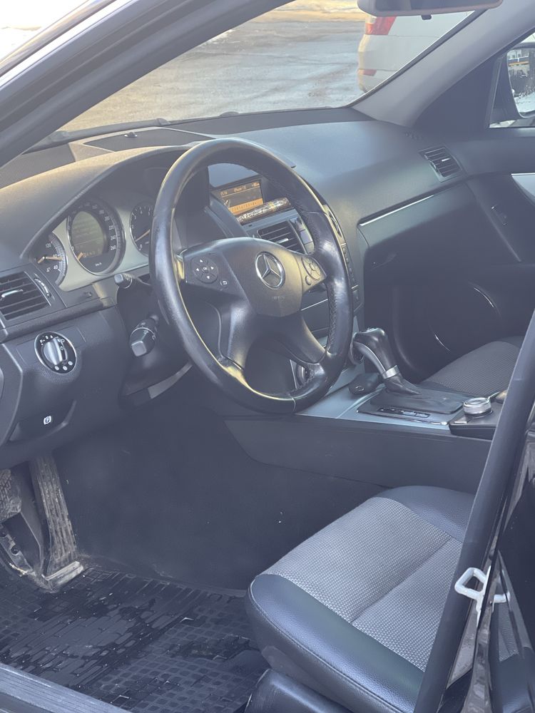 Продам Mercedes-Benz C 180 W 204 2008 года,