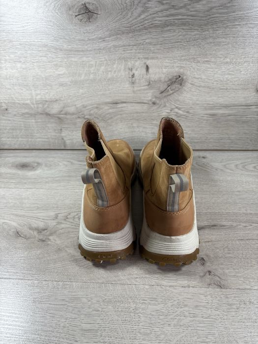 Clarks жіночі сапоги на осінь шкіра 39 розмір