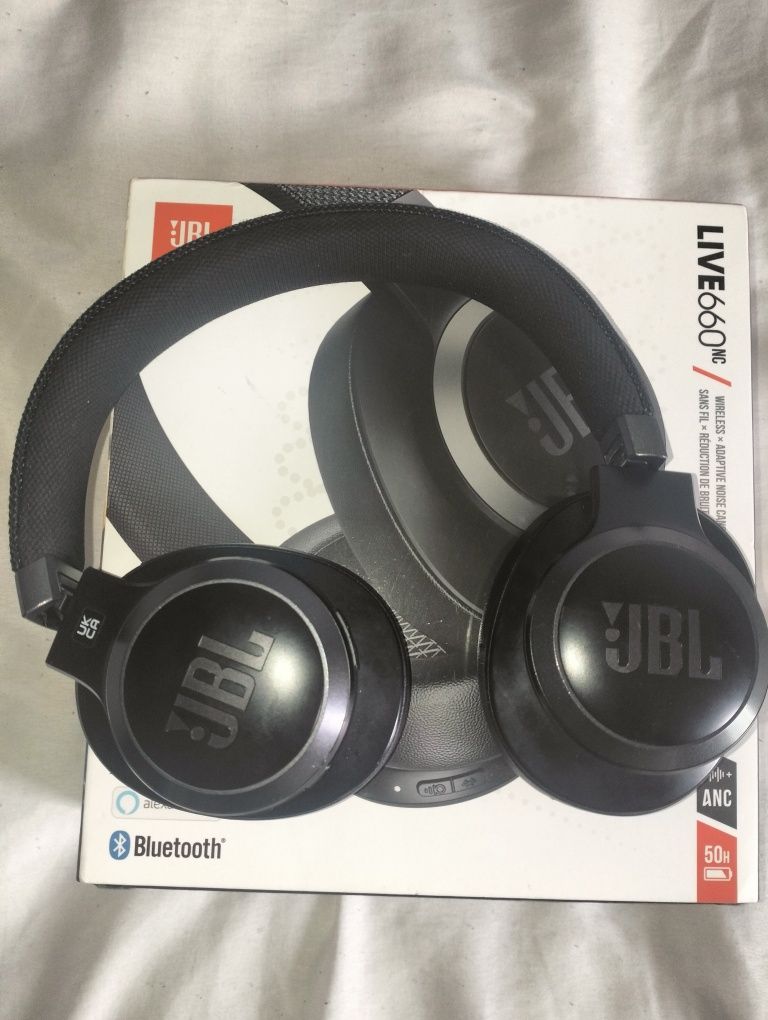Auscultadores Bluetooth JBL Live 600NC