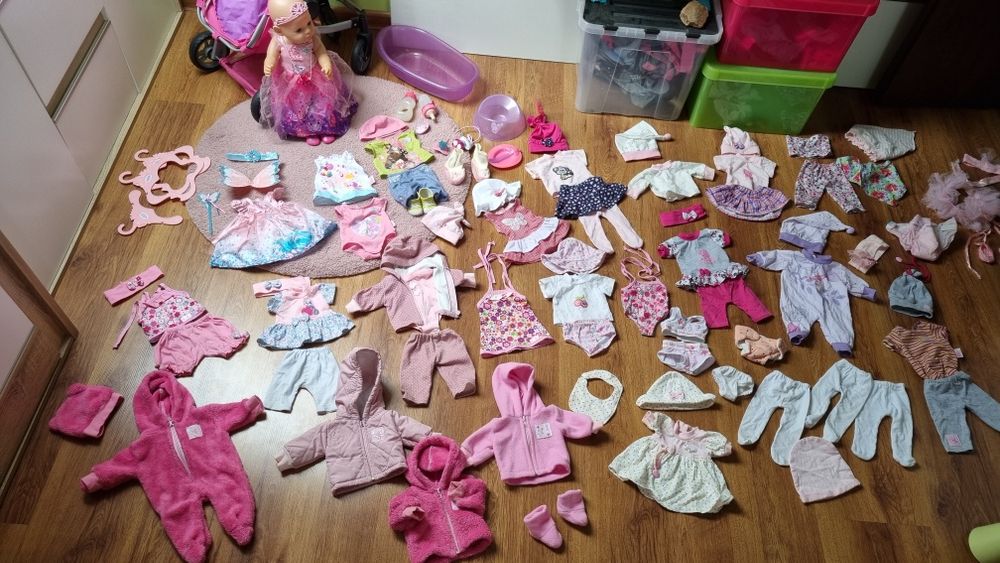 Wózek, lalka typu baby born, wanienka, zestaw ubranek i akcesoria