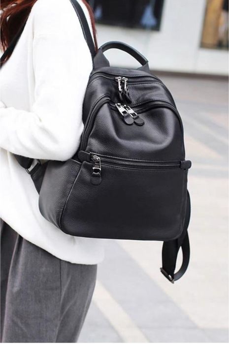 Жіночий шкіряний рюкзак великого розміру