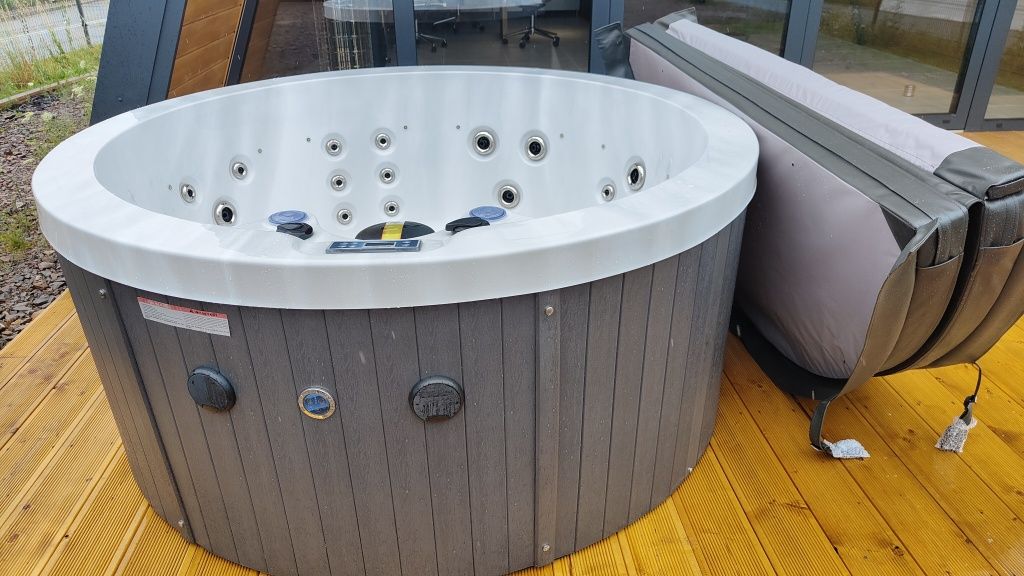 Jacuzzi Ogrodowe HOPE Balboa + pokrywa termiczna